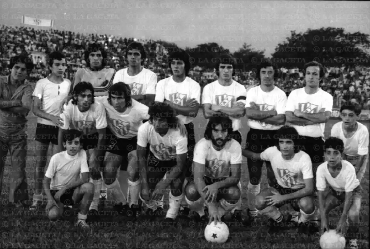 El día que Mario Alberto Kempes y Julio Ricardo Villa se enfrentaron en Tucumán