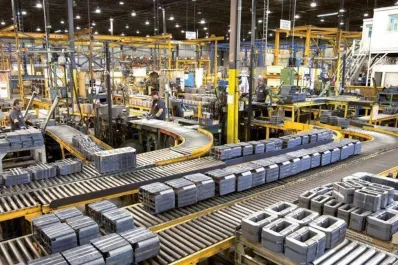 La industria cayó 1,2% en junio, pero cerró el primer semestre con una mejora del 7,1%