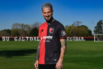 La pesadilla de Darío Benedetto en Newell’s: se volvió a lesionar y se perdería el clásico