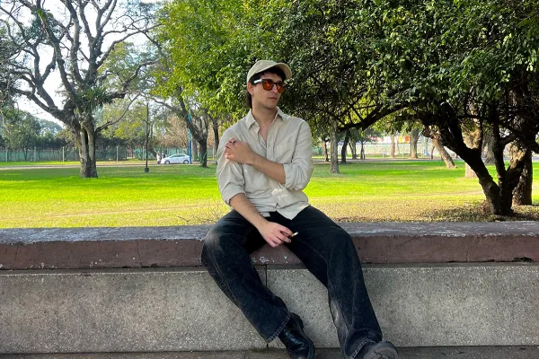 Traduciendo a Walt Whitman con pasión tucumana