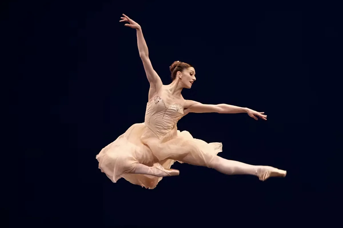 Le dicen la “Messi” de la danza, es primera bailarina en Londres y es de argentina