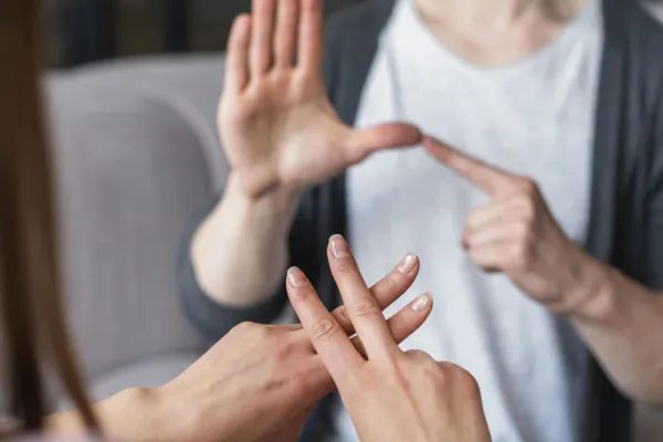 Dictan un curso de Lengua de Señas gratuito, virtual y con cupos limitados