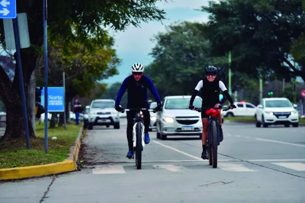 Padres e hijos en el Trasmontaña: vínculos, emociones y desafíos sobre la bicicleta