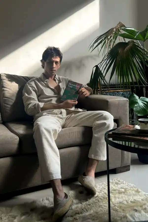 Traduciendo a Walt Whitman con pasión tucumana