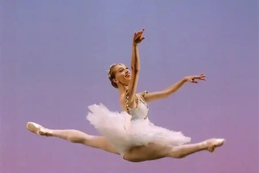 Le dicen la “Messi” de la danza, es primera bailarina en Londres y es de argentina