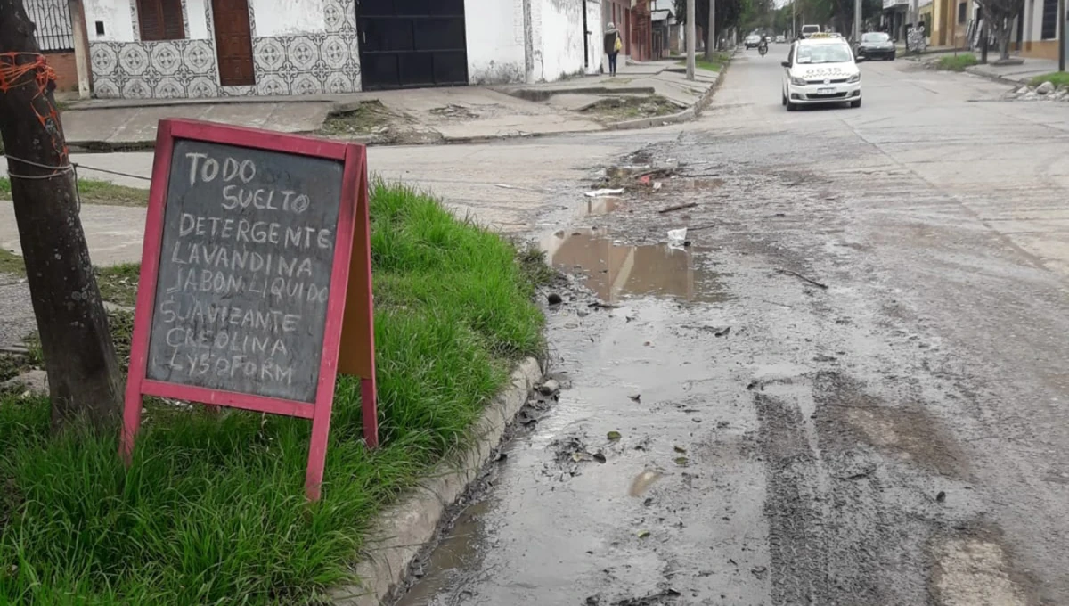 LA GACETA en WhatsApp: derrames cloacales y una sorprendente gruta del Gauchito Gil