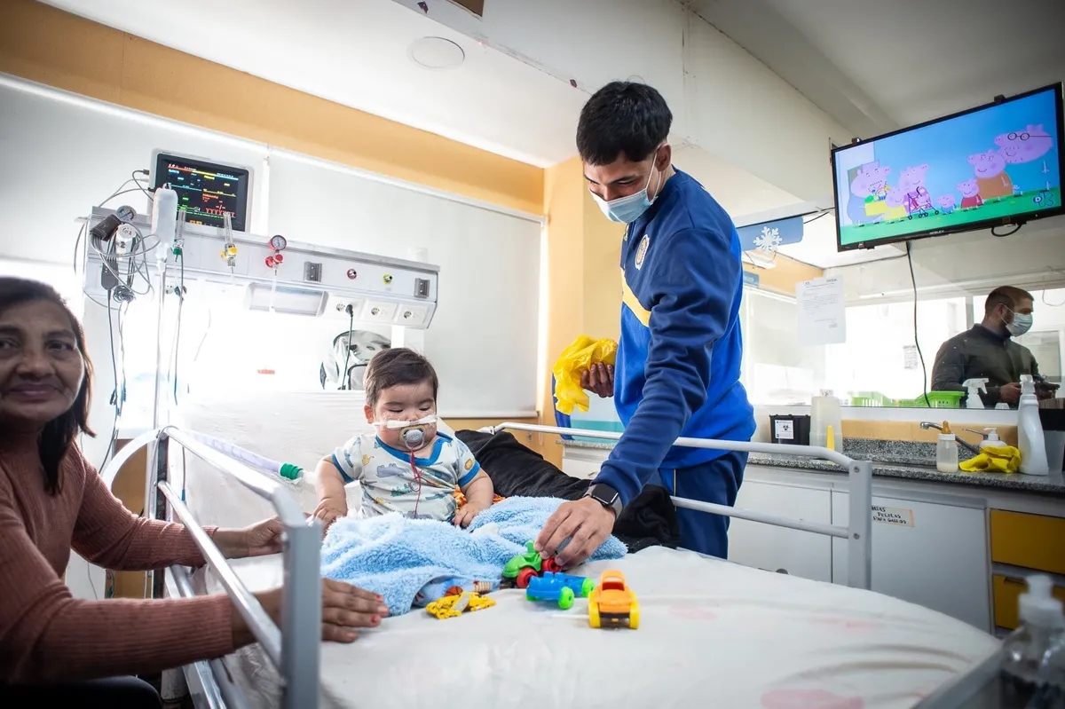 Rosario Central llevó alegría y solidaridad al Hospital del Niño Jesús de Tucumán
