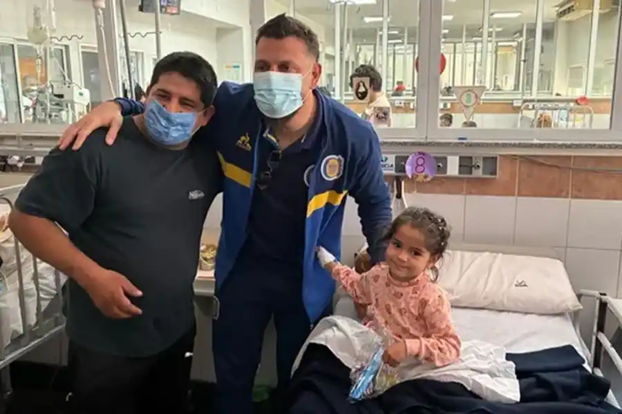 Los jugadores de Rosario Central visitaron el Hospital del Niño Jesús