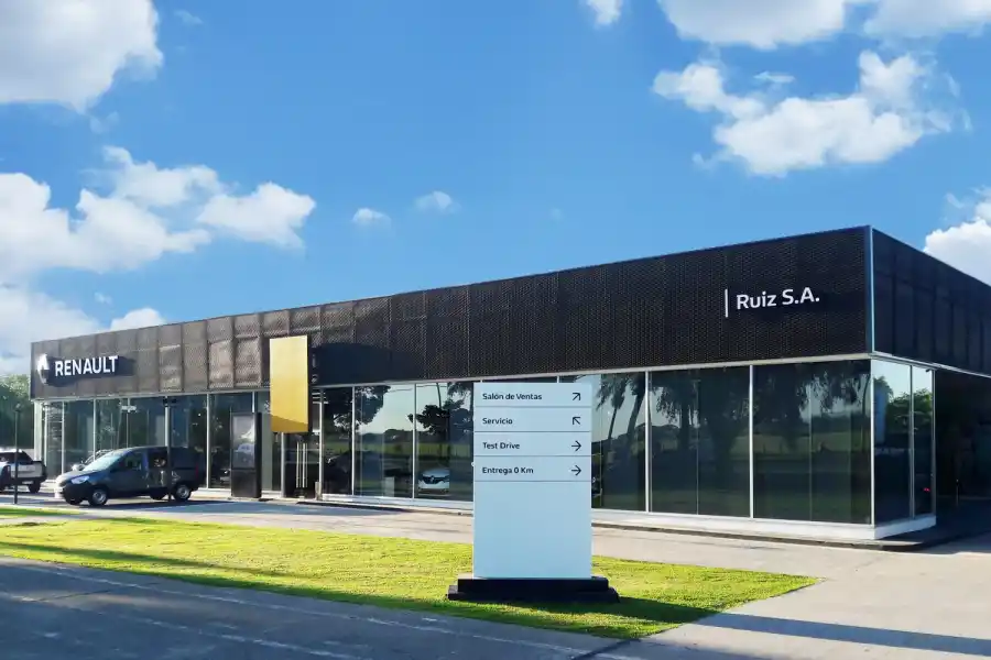Ruiz Automotores, concesionaria oficial Renault en Tucumán, respalda esta apertura comercial de Mi Auto Ya. 