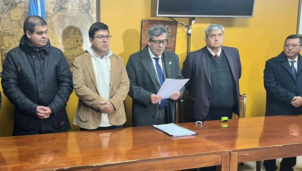 CONMOCIÓN EN ALBERDI. El 9 de junio se firmó el decreto de necesidad y urgencia por el cual Jaldo intervino el Municipio que conducía Campos.
