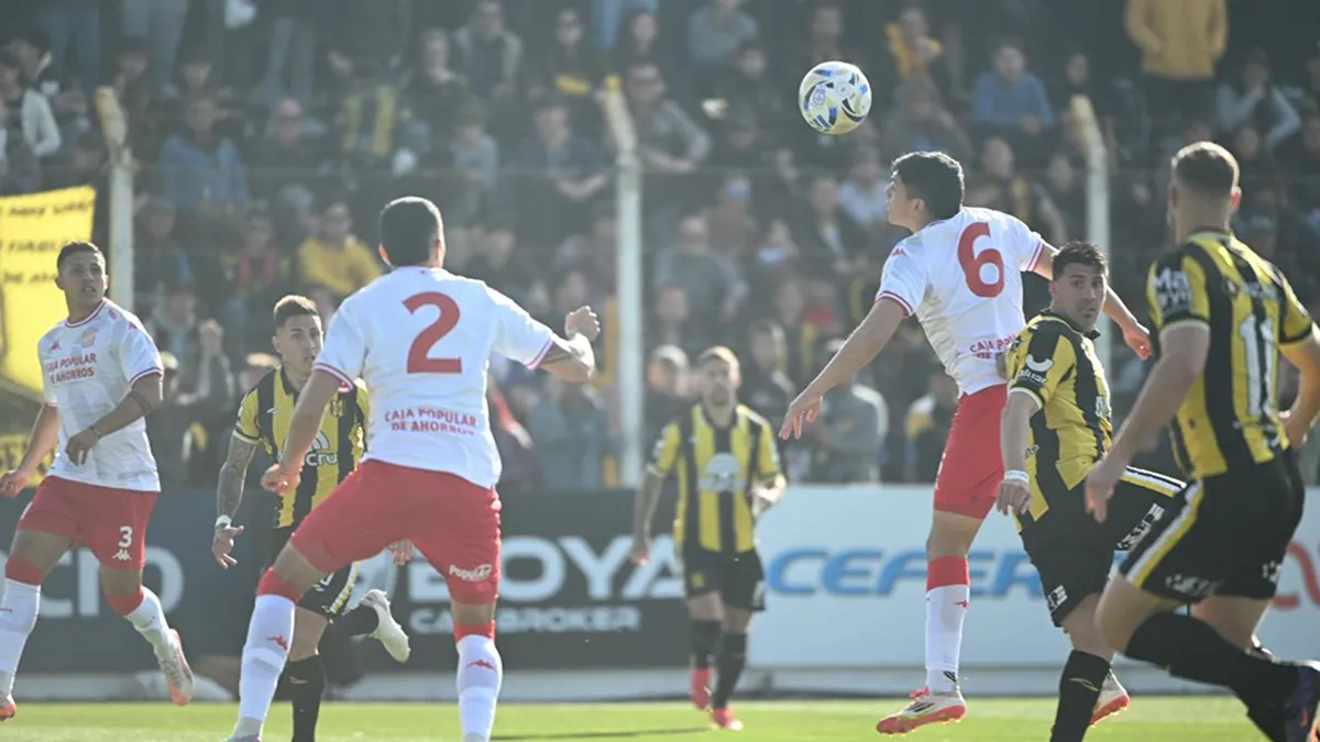 DURA DERROTA. El rival pudo más en un partido que arrancó con un San Martín con dificultades en su juego.