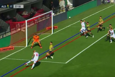 La controvertida intervención de Lobo Medina y el VAR en el triunfo de Barracas Central