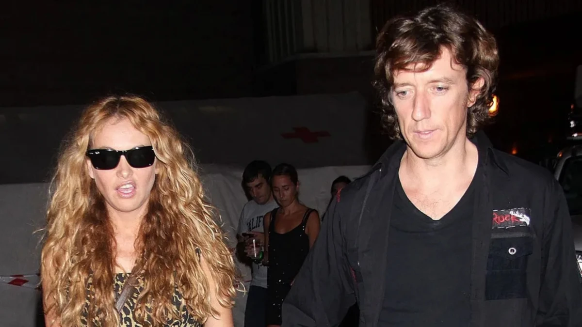 Paulina Rubio planta a Colate en Miami y viaja a Grecia con su hijo en plena batalla legal por la custodia