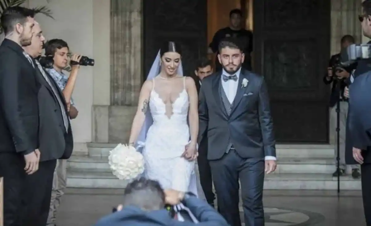 Quién es el hijo de una leyenda que puso fin a su matrimonio, cerró sus redes sociales y se refugió en su casa