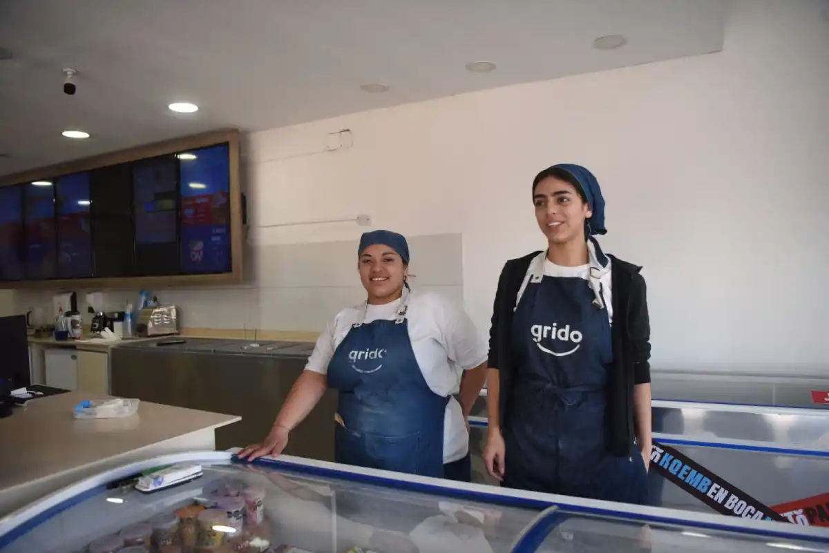 Milagro Serrano y Aylen Jali estaban trabajando al momento de los incidentes en la Juan B. Justo.