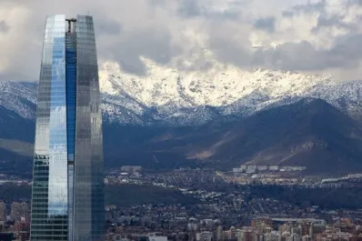 ¿Adiós al frío? Santiago tendrá días cálidos, pero la lluvia podría marcar el cierre de la semana