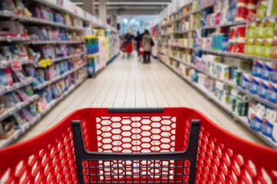 ¡Atención! Así funcionarán los malls y supermercados por el feriado de este viernes 15 de agosto