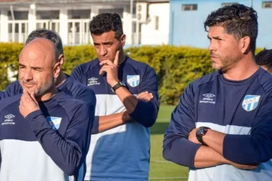 “Llegamos a la cancha y nos mostraron revólveres”: la dura acusación de Orsi y Gómez sobre la barra de Deportivo Español