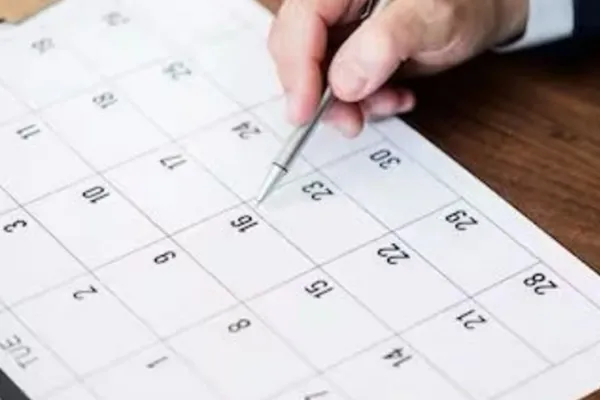 ¿Cómo se paga por trabajar el feriado y el día no laborable de agosto?