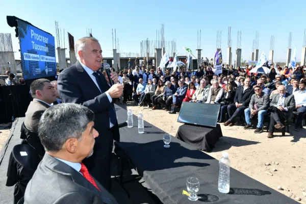 Jaldo reinició las obras del Procrear II: Lo que no hagamos los tucumanos por Tucumán, nadie va a venir de afuera a hacerlo