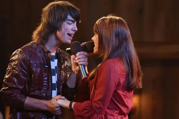 Justo en la infancia: Demi Lovato y Joe Jonas, juntos otra vez, interpretaron “This is me”