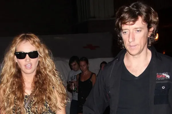 Paulina Rubio planta a Colate en Miami y viaja a Grecia con su hijo en plena batalla legal por la custodia