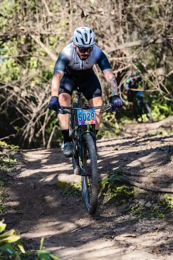 ESPECIAL. Guzmán, a días de largar hace un par de años atrás, se enfermó y en 2025 hizo una preparación intensa para correr.