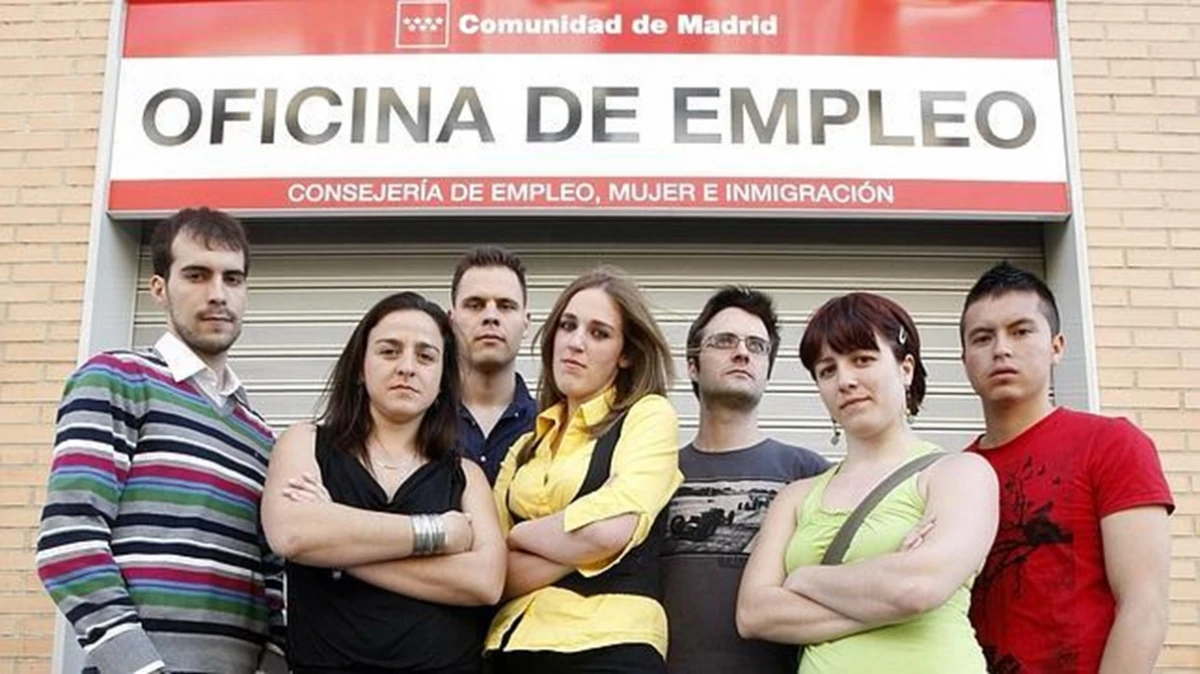 Precariedad laboral en España: el 43% de los jóvenes ha trabajado sin contrato y el 85% sigue viviendo con sus padres