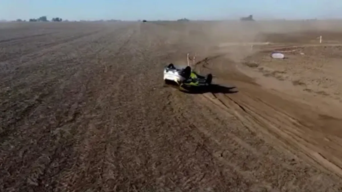 IMPACTANTE VUELCO. La imagen que muestra cómo quedó el vehículo de Sabrina y Natalia Scicolone