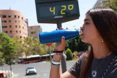 La ola de calor en España se prolonga hasta el lunes con tormentas secas y temperaturas que superan los 40º