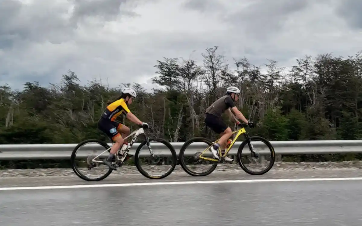 REGALO DE CUMPLEAÑOS. Sebastián Pastori (44 años) le cumplió la promesa a su hija Tiziana (15) de correr juntos el Rally. 
