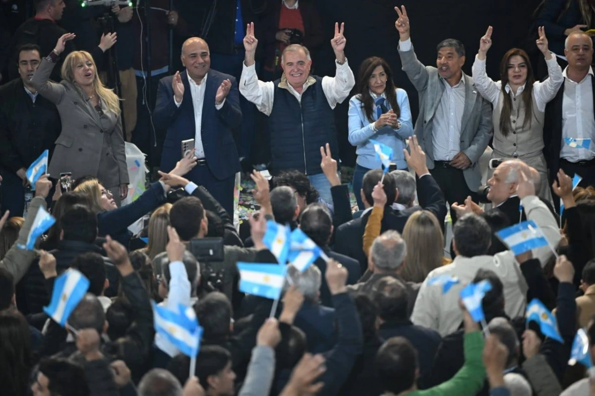 El PJ tucumano presentó su lista: El peronismo está más fuerte que nunca; le vamos a ganar de punta a punta, dijo Jaldo
