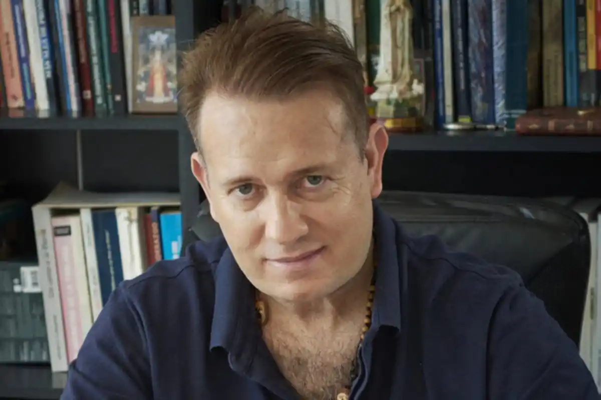 El biógrafo de Milei puso en duda la denuncia de Julieta Prandi y luego borró su mensaje