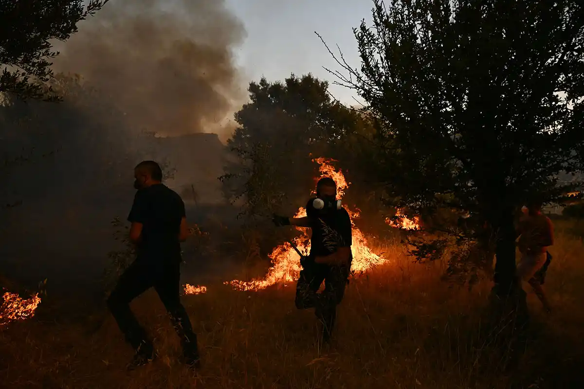 Incendios y calor extremo asolan el sur de Europa