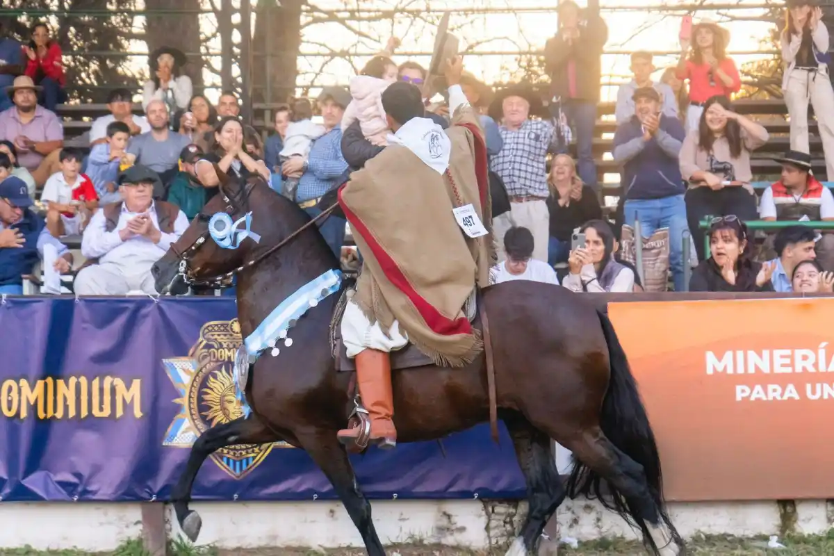 VA POR MÁS. Provinciana Presumido, propiedad de José Escudero, es el actual campeón de campeones nacional 2025.