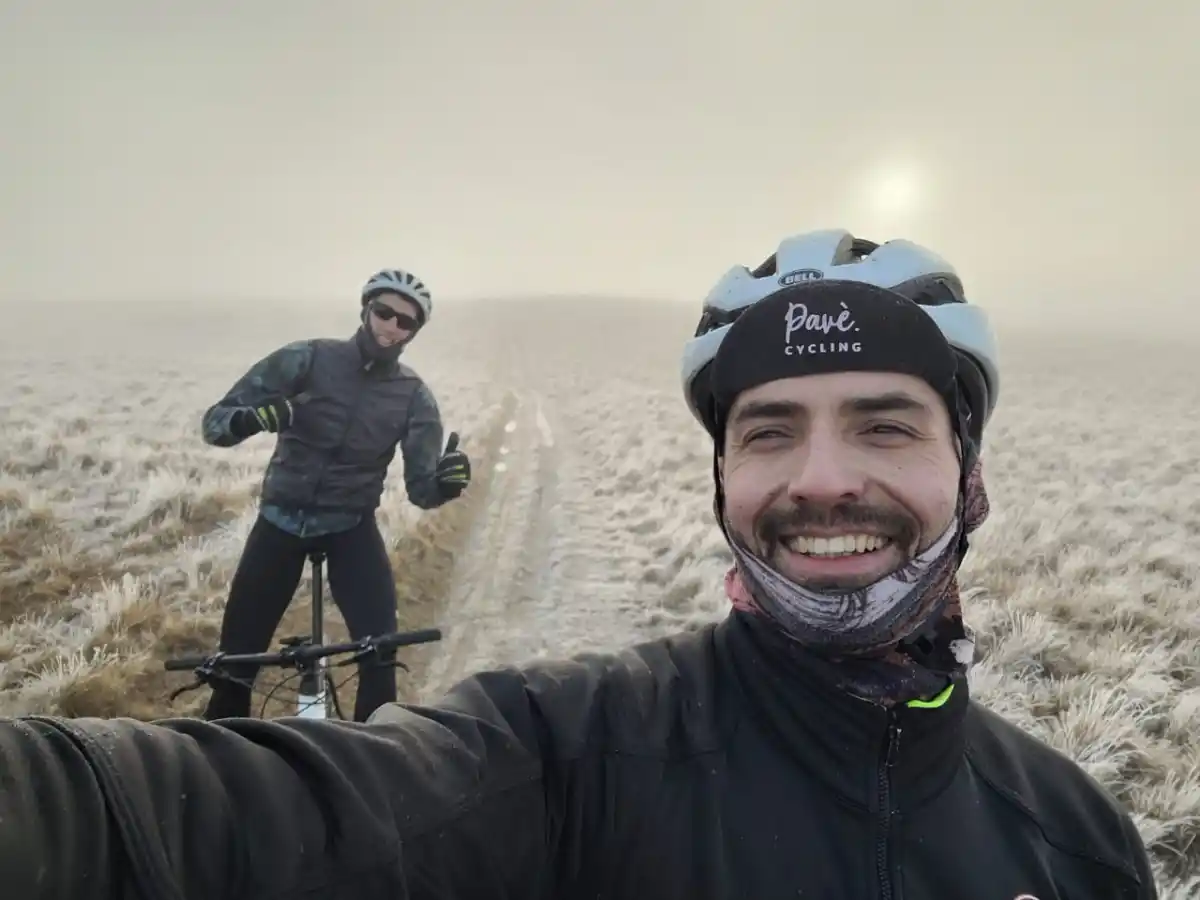 BAJO EL FRÍO. César Ferreira contó que salió a pedalear con 17 grados bajo cero en Tierra del Fuego.