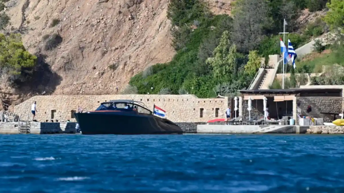 Vista del muelle que pertenece a la casa de Guillermo y Máxima en Grecia.Nicolas Koutsokostas