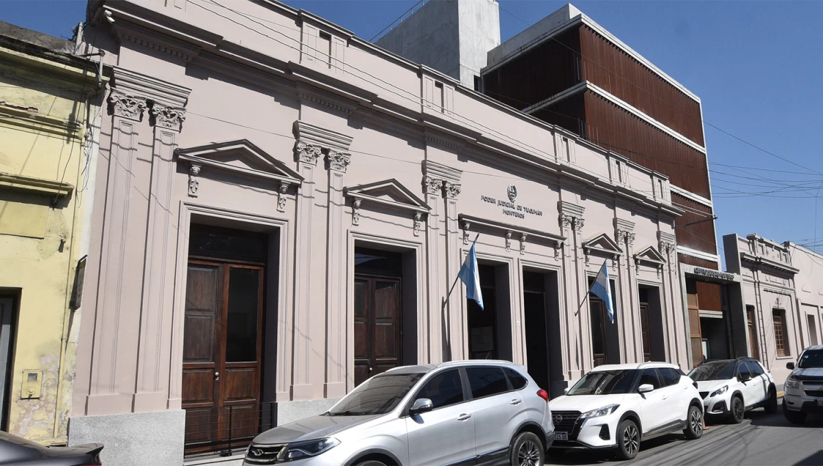 DERECHO. El magistrado magistrado sostuvo que no existían elementos de prueba objetivos que justificaran vulnerar la inviolabilidad del domicilio del acusado.