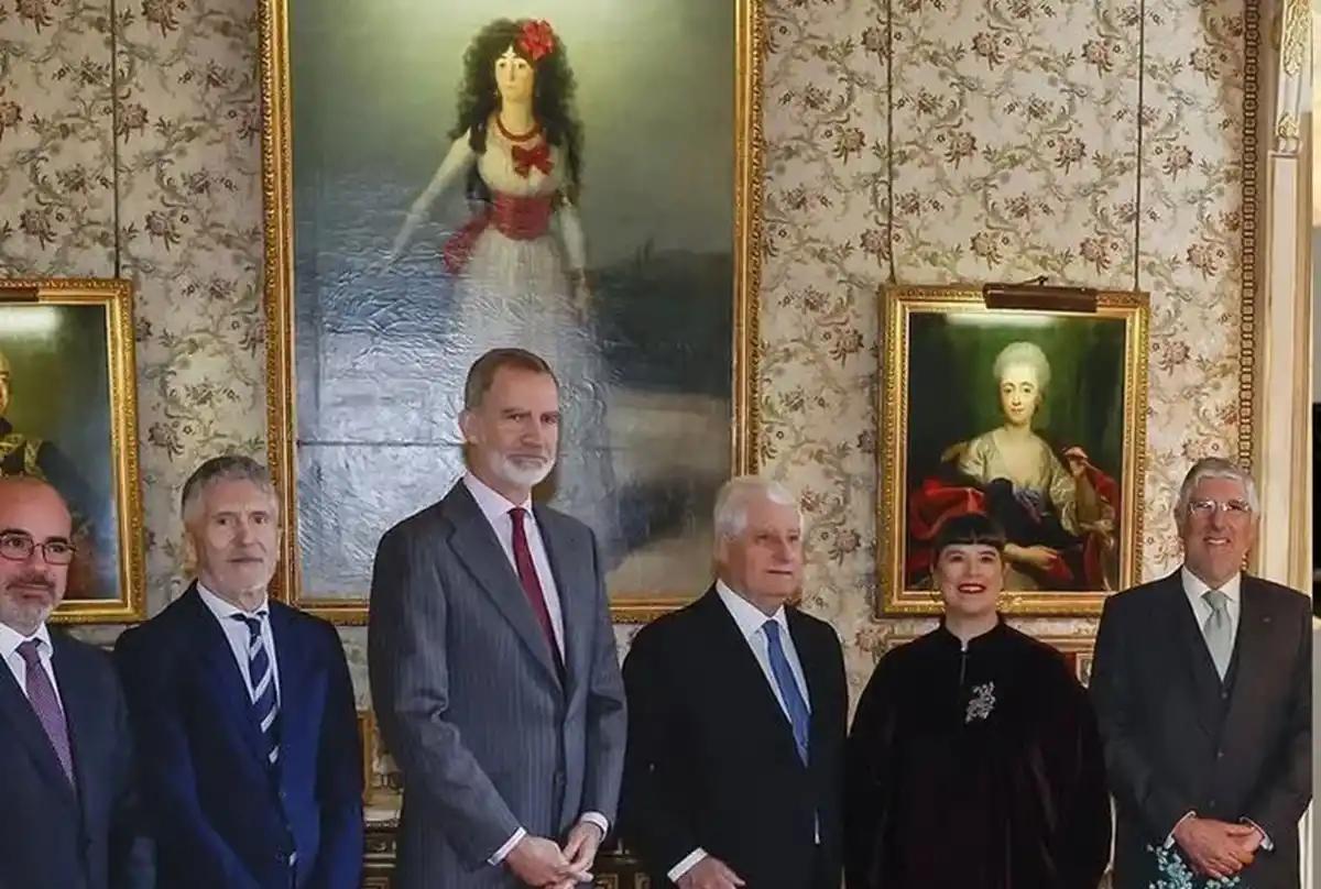 Rosalía rinde homenaje a la Duquesa de Alba y a Goya en una sesión de fotos para una revista de Estados Unidos