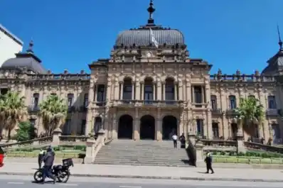 El Gobierno confirmó que el sector público no trabajará el viernes 15 de agosto en Tucumán