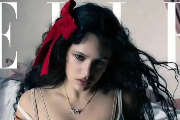 Rosalía rinde homenaje a la Duquesa de Alba y a Goya en una sesión de fotos para una revista de Estados Unidos