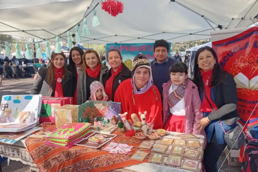 “CAPERUCITA DEL NOROESTE”. Escuela Tulio Otonello (Monteros).
