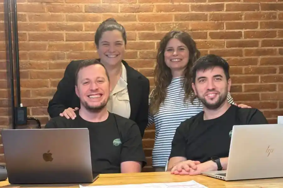 DESDE BUENOS AIRES. Un grupo de padres diseñó una plataforma que refuerza el rol docente, protege la privacidad de los alumnos y ya se expande a otros países. / IPROUP