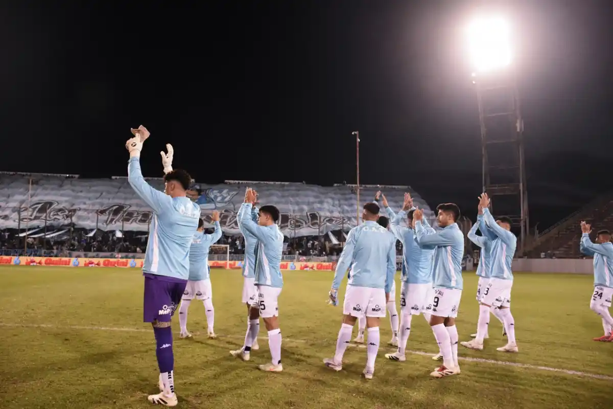 El DT deberá reorganizar el equipo de cara al partido contra Sarmiento de Junín.