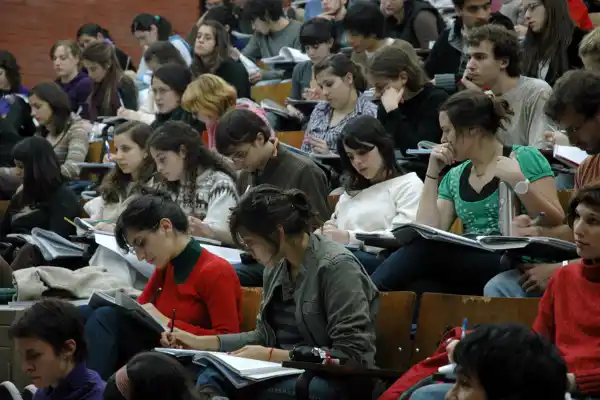 Cuántos años estudian los argentinos y cómo cambió el nivel educativo en 150 años