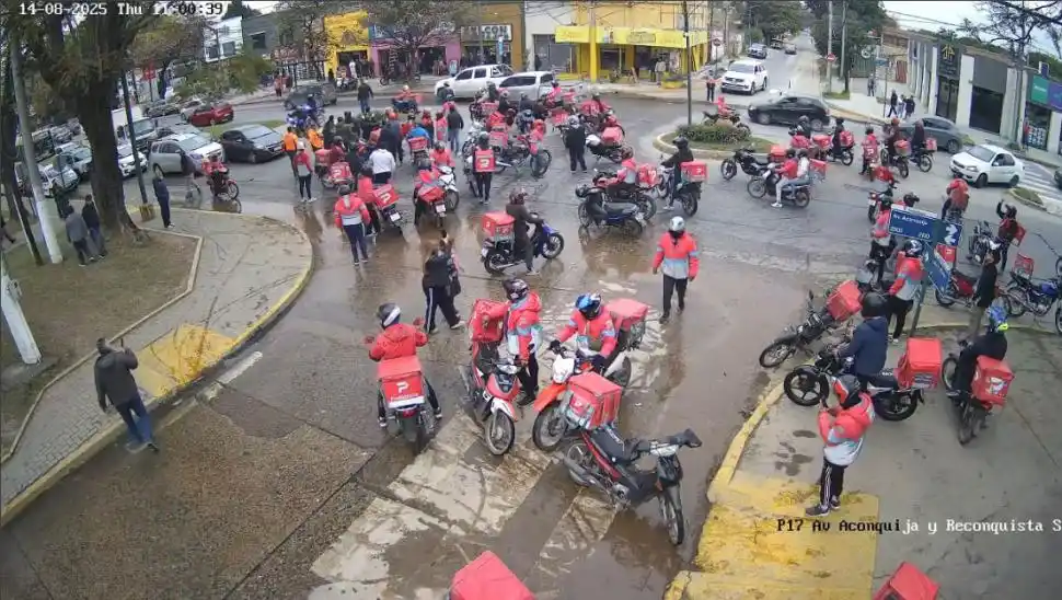 CERCA DE LA MUNICIPALIDAD. Allí comenzaron los incidentes.