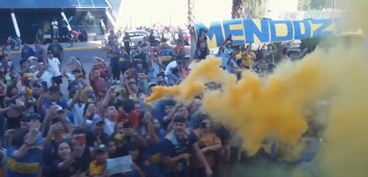 Boca viajó a Mendoza con Cavani y el regreso de Figal: el 11 que prepara Russo ante Independiente Rivadavia