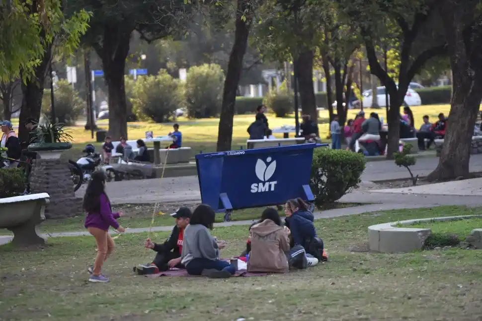 CONTAINERS. Hay muchos puntos para arrojar los residuos.