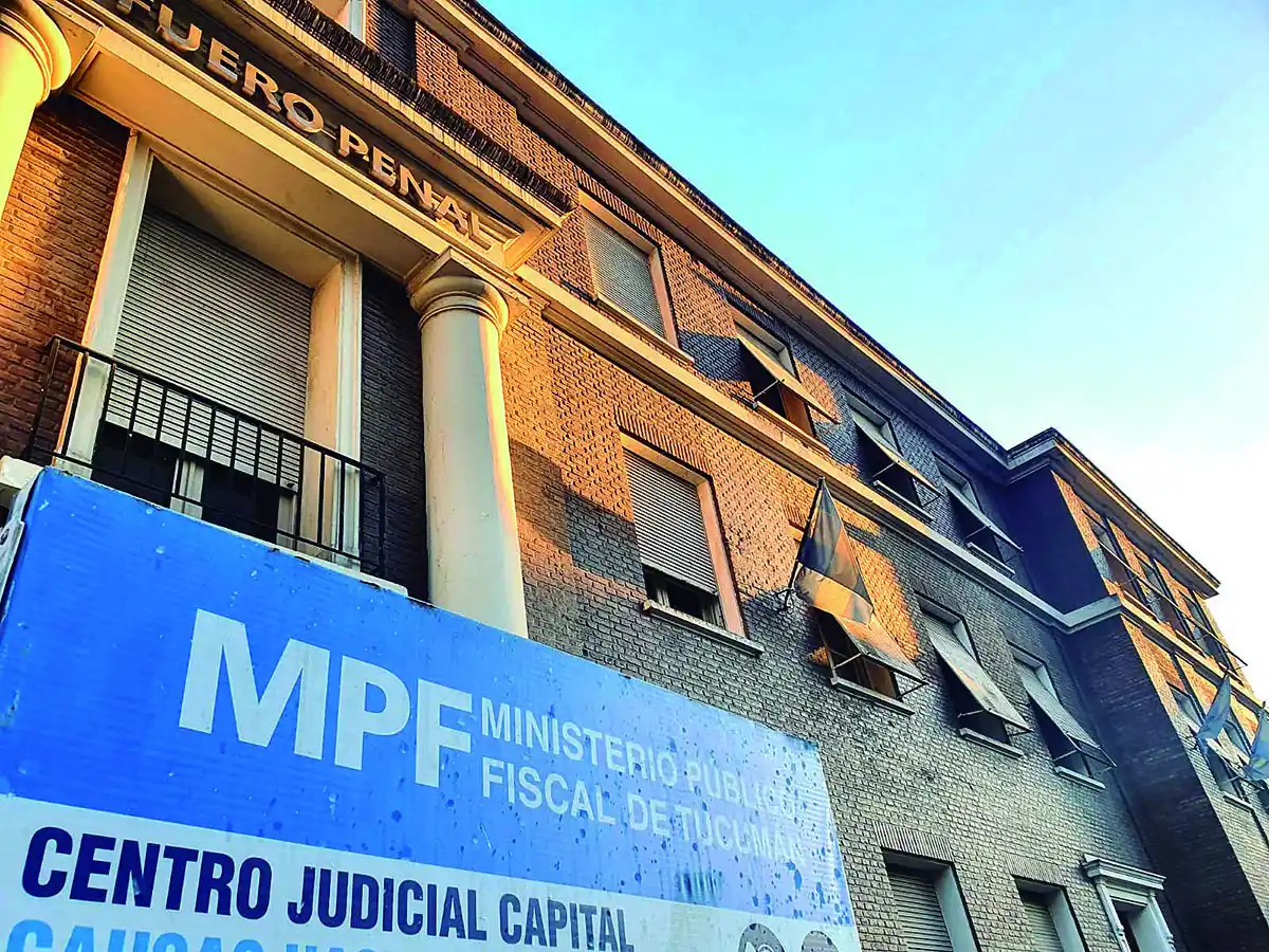 Cesantean a una empleada del Ministerio Público Fiscal por chats comprometedores
