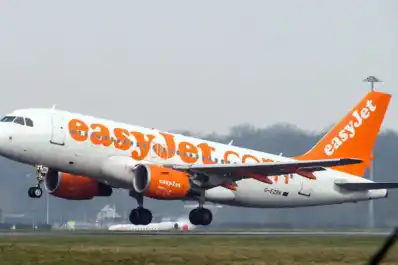 Escándalo en un vuelo a Alicante: una pareja borracha mantiene relaciones sexuales a bordo